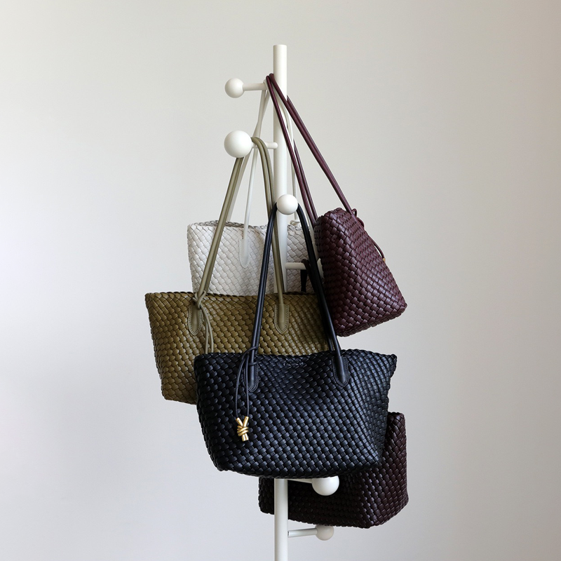 Sorraia Shoulder Bag - Image 2