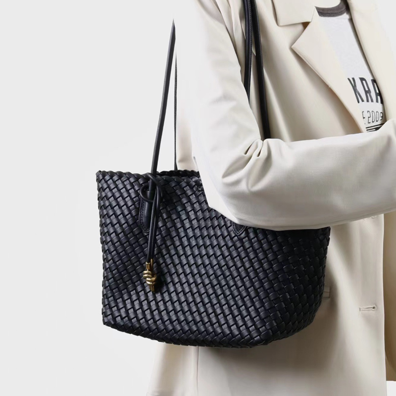 Sorraia Shoulder Bag - Image 10