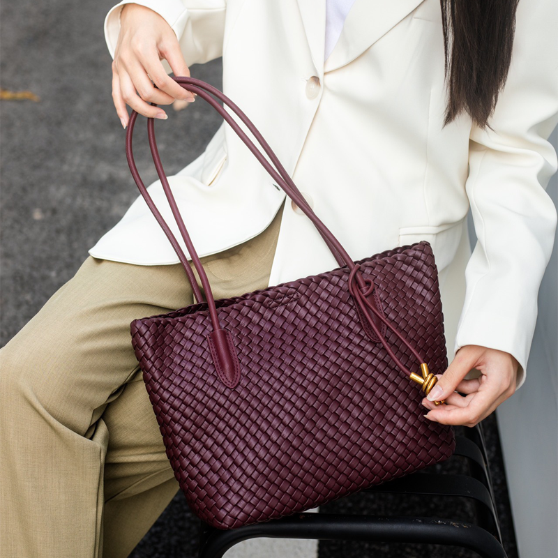Sorraia Shoulder Bag - Image 42