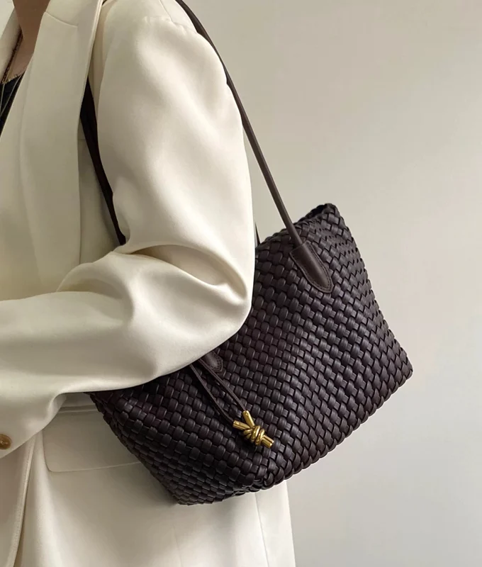 Sorraia Shoulder Bag