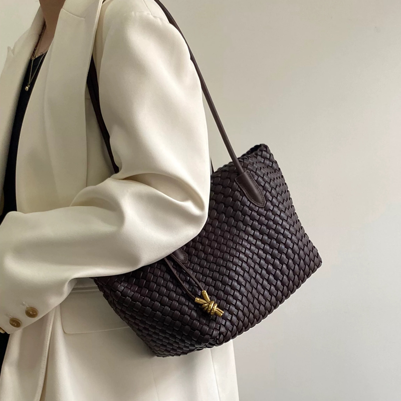 Sorraia Shoulder Bag