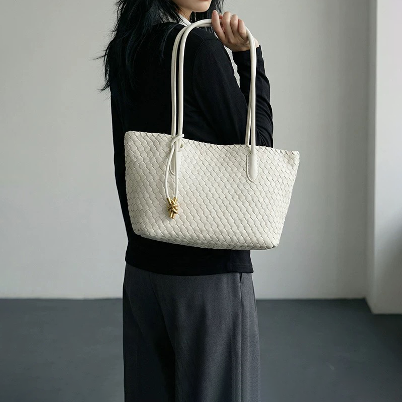 Sorraia Shoulder Bag - Image 8