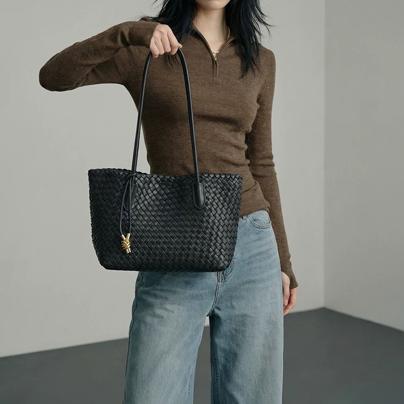 Sorraia Shoulder Bag - Image 5
