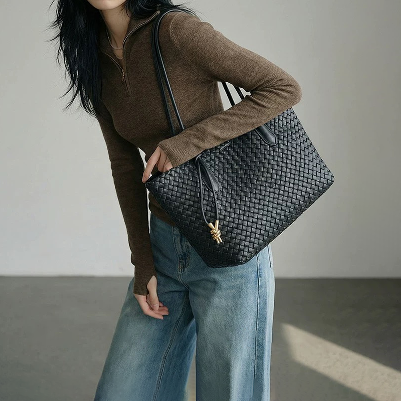 Sorraia Shoulder Bag - Image 4
