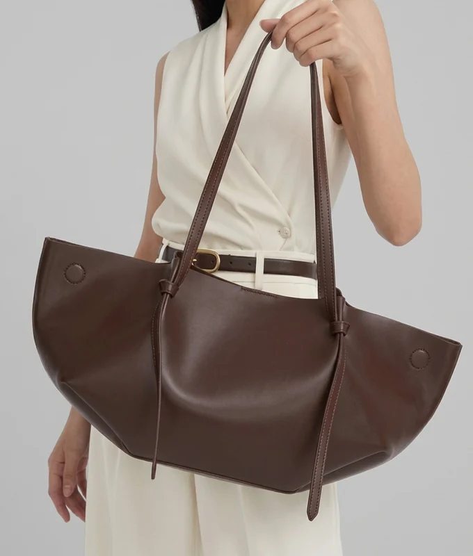 Lora Shoulder Bag